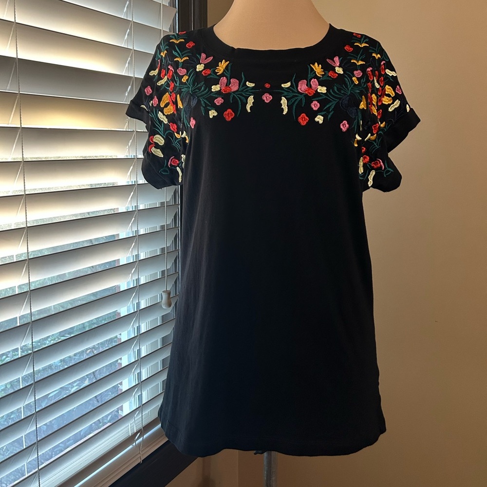 Black Floral Embroidered Short Sleeve Top
